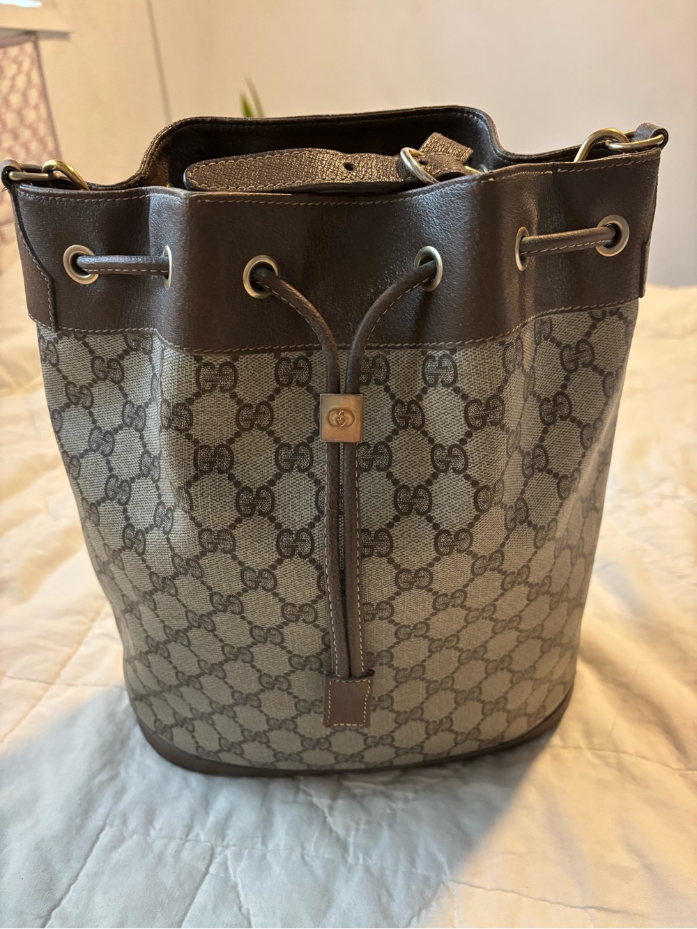 Gucci Beige Brown GG Canvas Drawstring Shoulder Bag - Picture 2 of 7